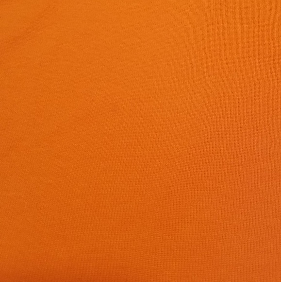 🌺 V Neck Orange T - Picture 2 of 3